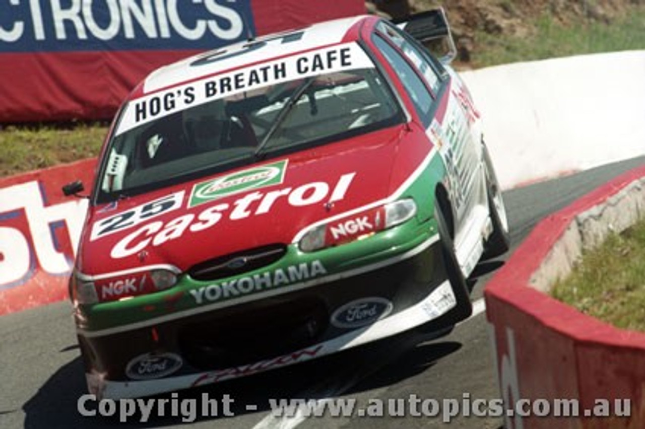 97736 - T. Longhurst / C.O Brien - Ford Falcon EL - Bathurst 1997 - Photographer Ray Simpson