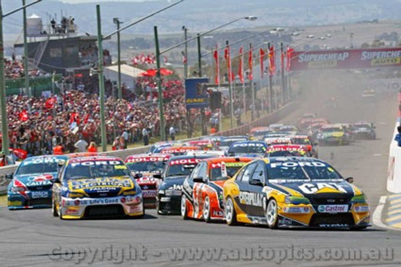 206700 - The Start of the Supercheap Auto 1000 - Bathurst 2006