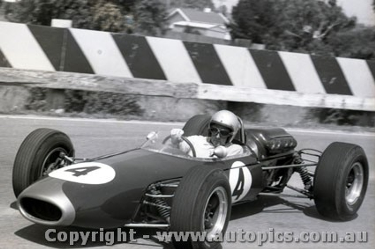 65539 - Jack Brabham - Sandown Tasman Series 1965 - Photographer Peter D Abbs