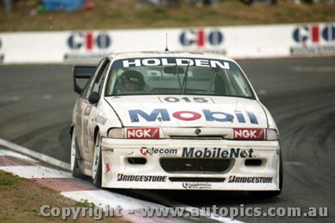 94739  -  B. Jones / C. Lowndes - Holden Commodore VP - Bathurst 1994 - Photographer Ray Simpson