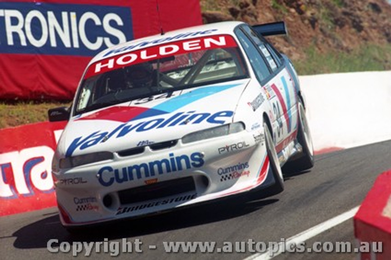 97744 - J. RICHARDS / S. RICHARDS  - Commodore VS - Bathurst 1997 - Photographer Ray Simpson