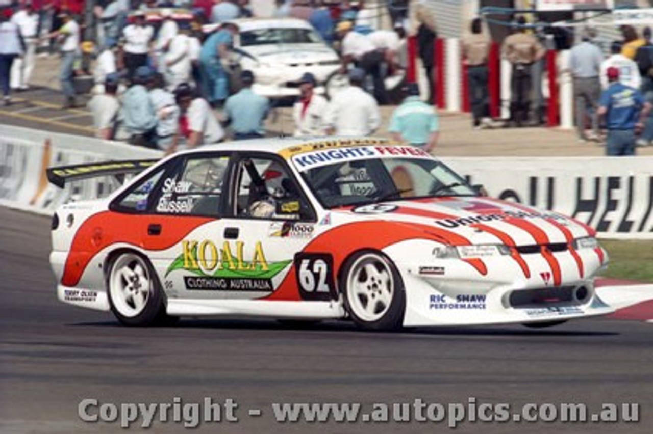 97771 - W. RUSSELL / R. SHAW - Commodore VS - Bathurst 1997 - Photographer Ray Simpson