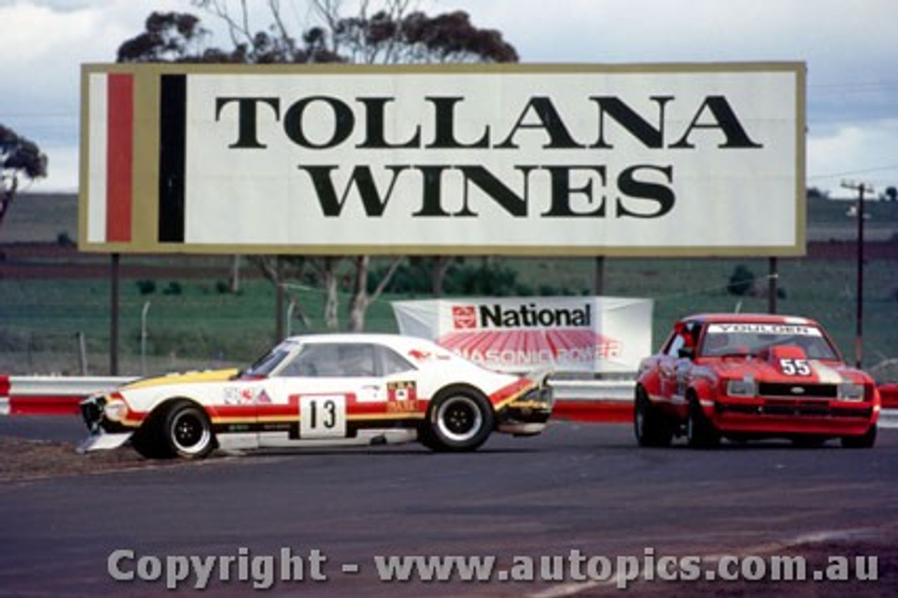 81053 - D. Jarrett Chev Camaro & K. Youlden Ford Cortina - Calder 1981 - Photographer Peter D Abbs