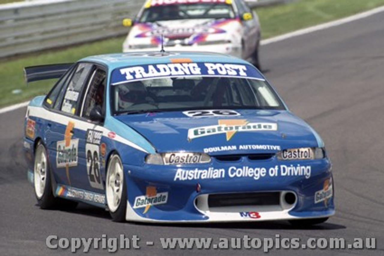 98764 - J. COTTER / P. DOULMAN - Commodore VS - Bathurst 1998 - Photographer Marshall Cass