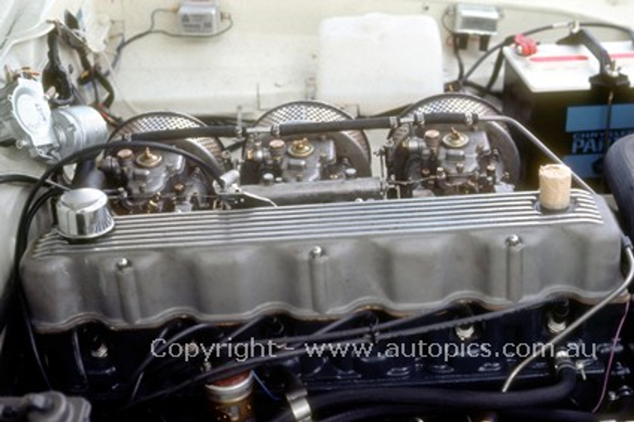 70351 - Charger Development at Mallala 1971- Charger Hemi Six engine - Photographer Jeff Nield