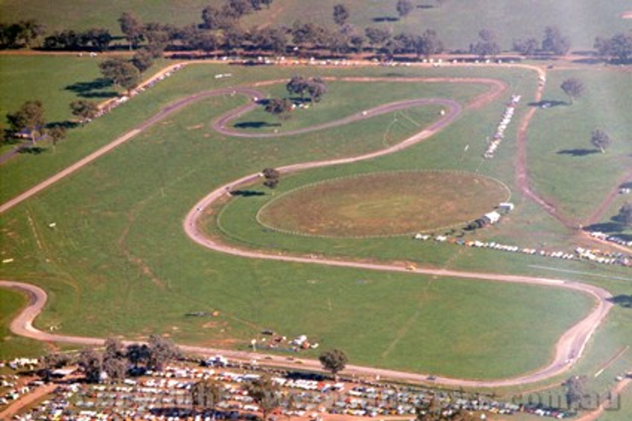 73174 - Winton Race Track 1973  - Photographer Peter D'Abbs