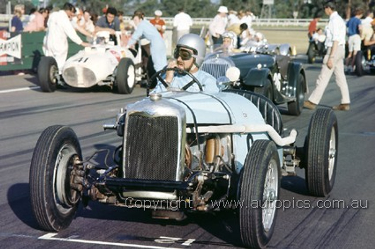 695992 - K. Delbridge, Riley Special - Warwick Farm 7th December 1969 - Photographer Jeff Nield