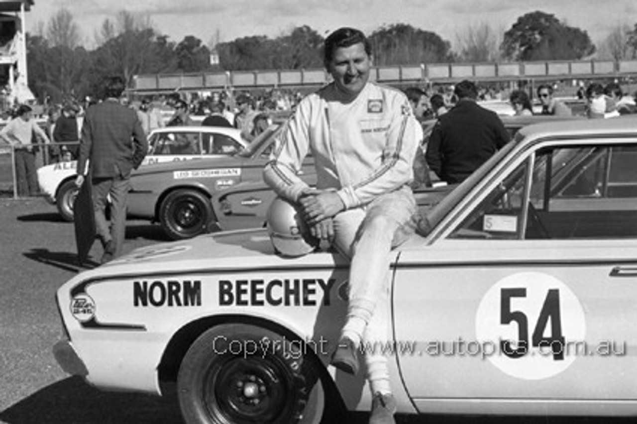 70361 - Norm Beechey, Valiant Pacer - Warwick Farm 1970 - Photographer Lance J Ruting