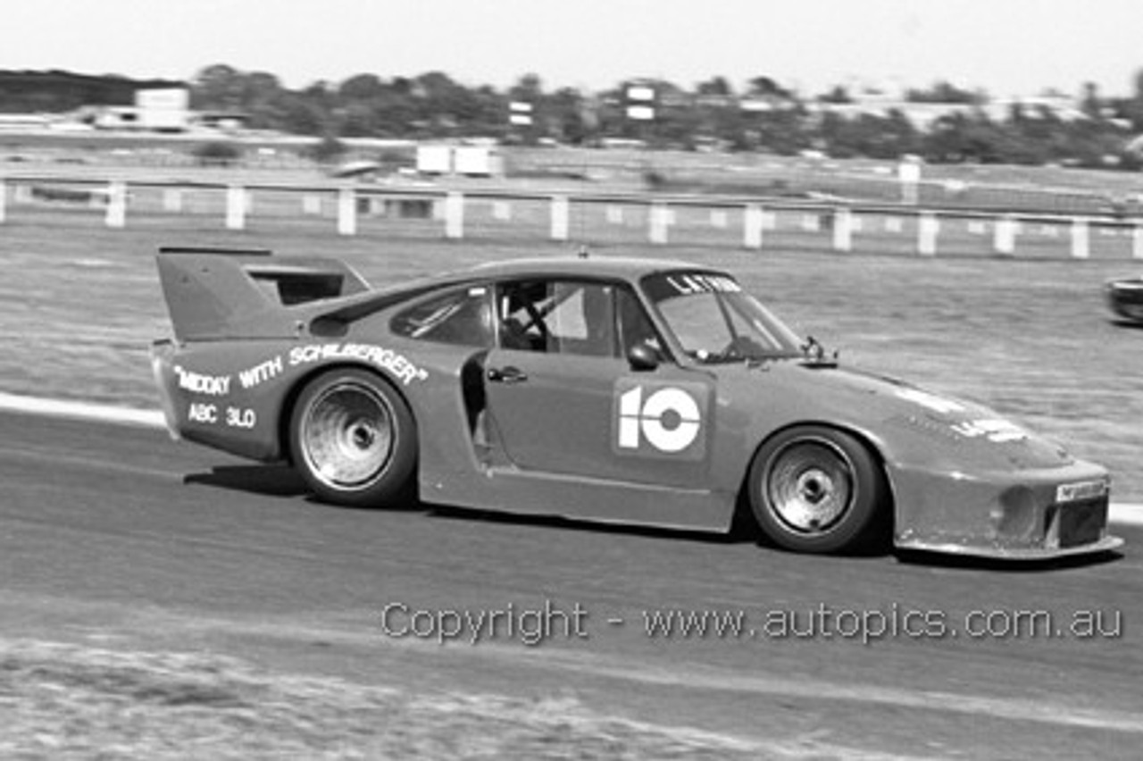 82073 - John Latham, Porsche - Sandown 1982 - Photographer Darren House