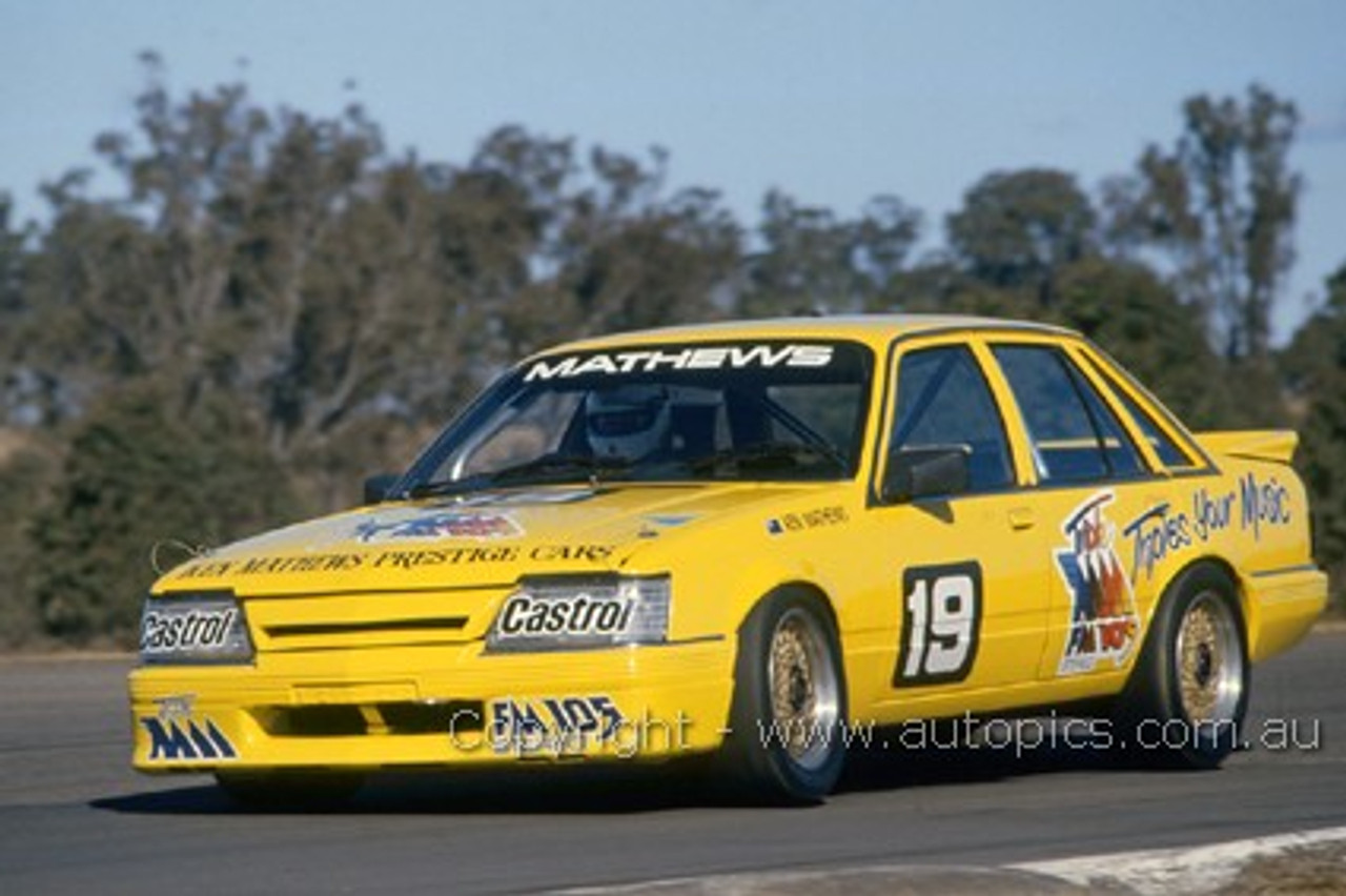 86040 - Ken Mathews, Commodore - Oran Park 1986 - Photographer Ray Simpson