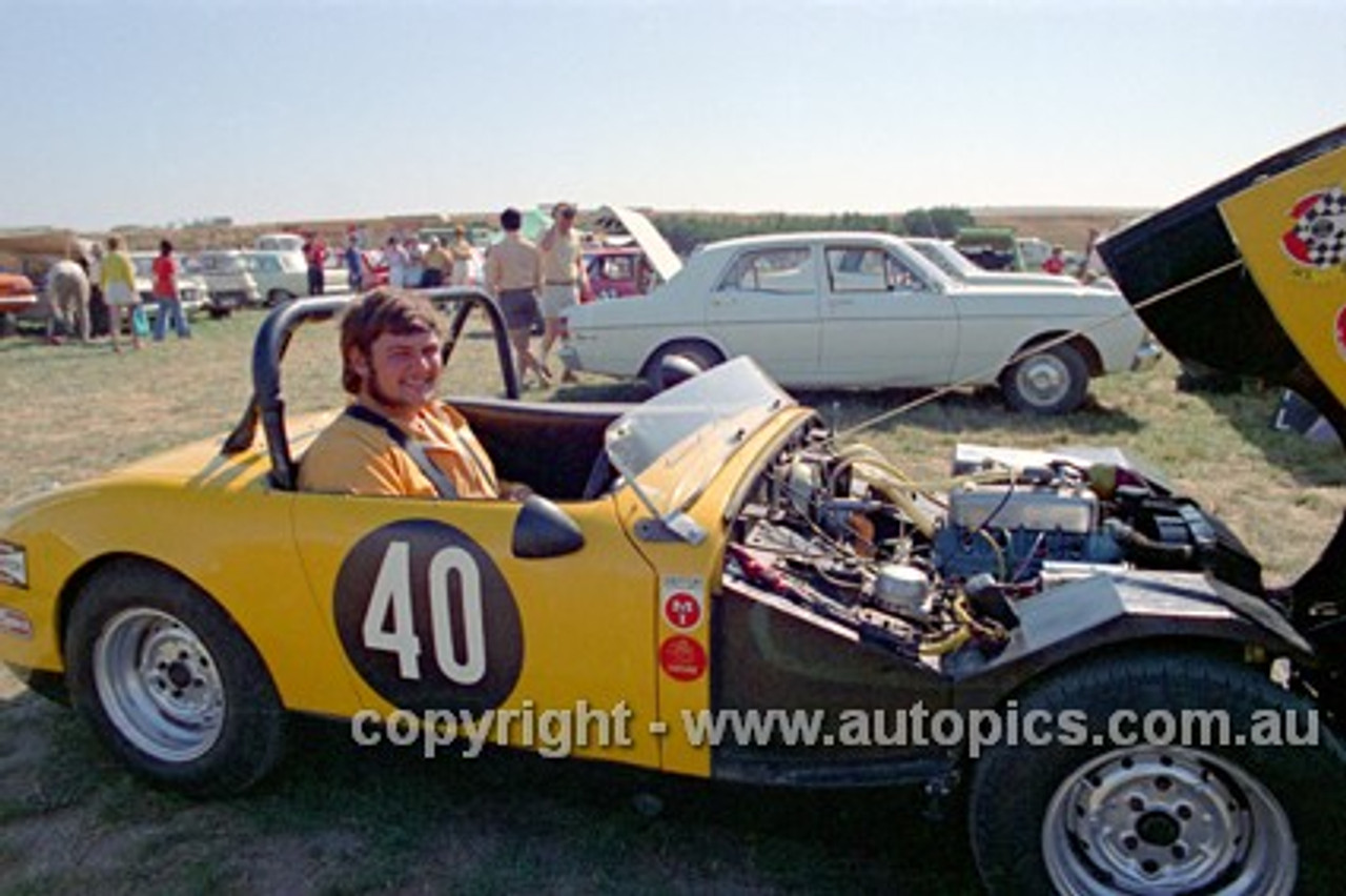 72465 - John Glasper, Austin Healey Sprite  - Phillip Island 1972 - Photographer Peter D'Abbs