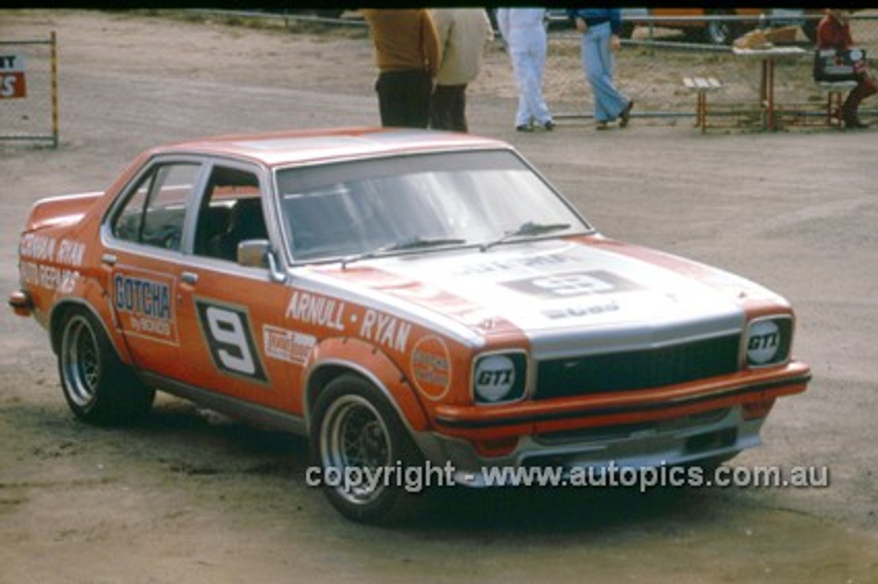 77064 - P. Arnull & G. Ryan, Holden Torana - Amaroo Park 1977 - Photographer Neil Stratton