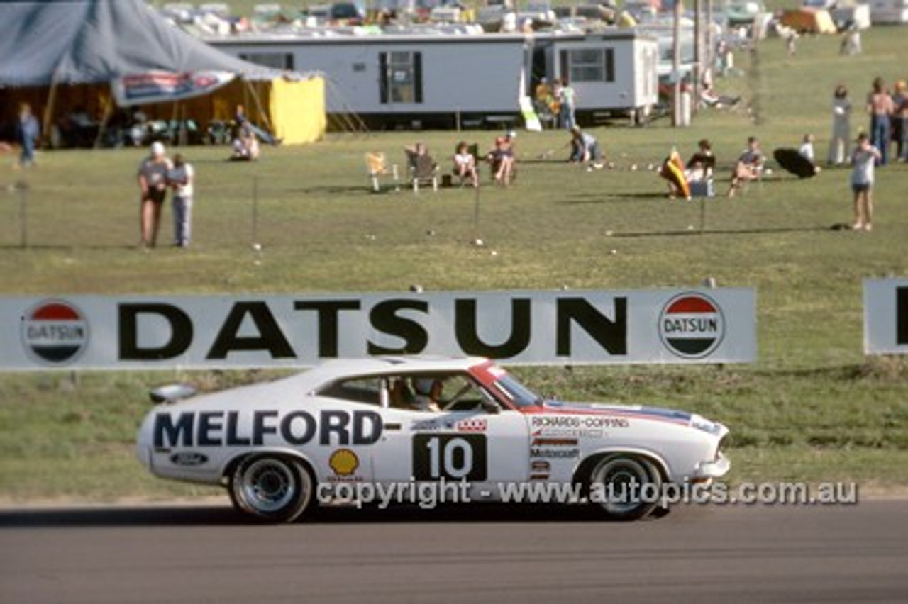 77846 - Jim Richards / Rod Coppins - Ford Falcon XB GT Bathurst 1977 - Photographer Ian Thorn