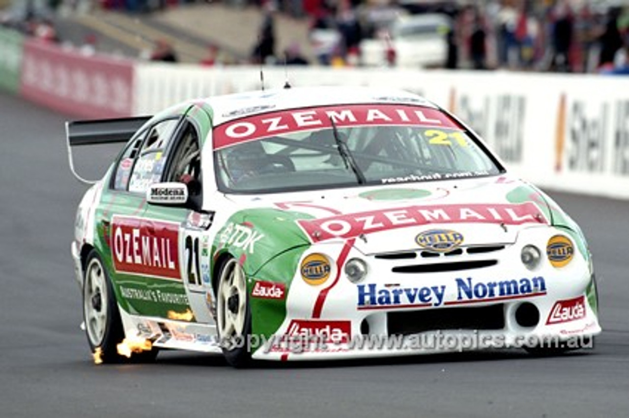 201723 - B. Jones & J. Cleland, Ford Falcon AU - 2nd Outright Bathurst 2001 - Photographer  Marshall Cass