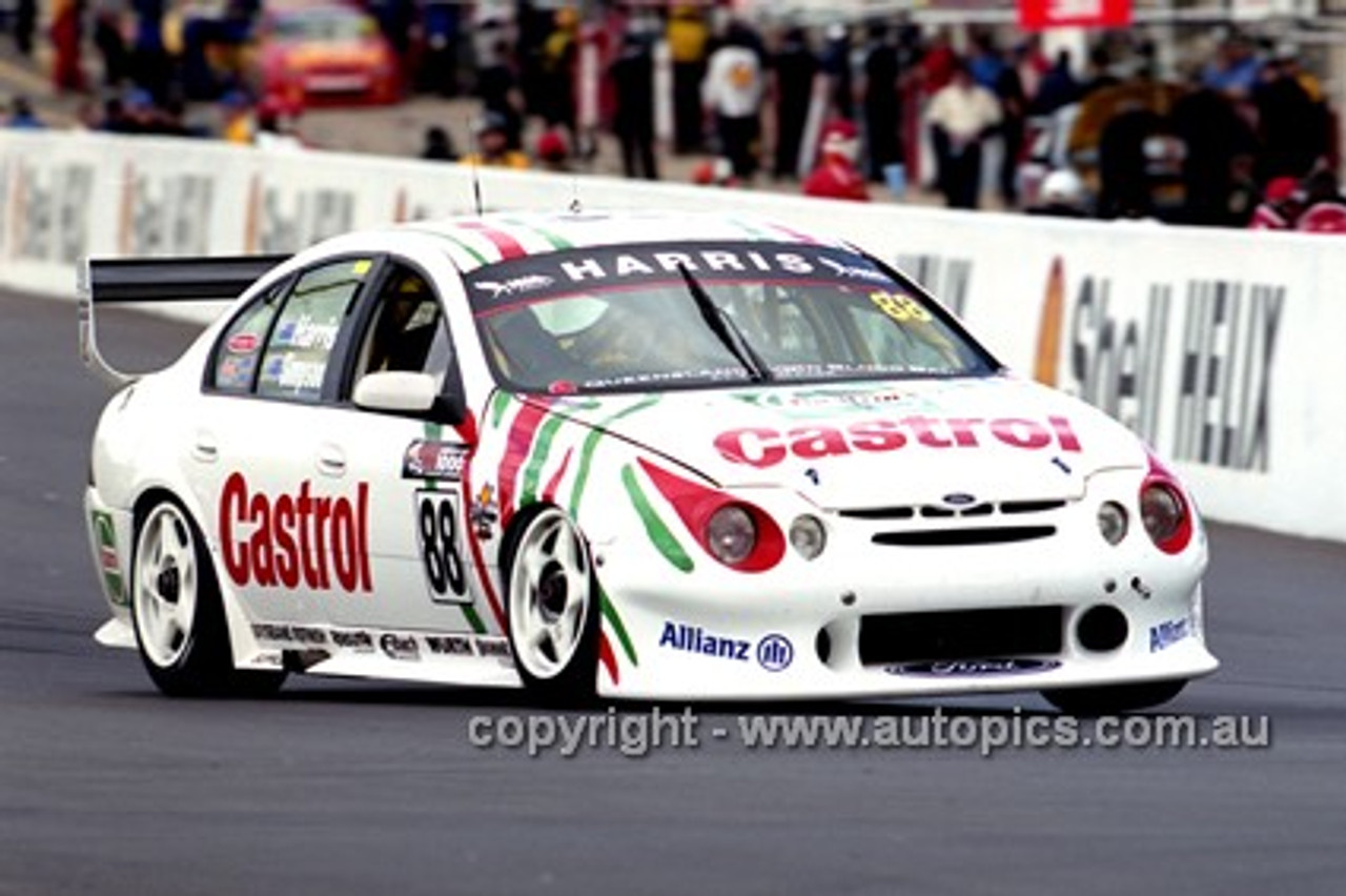 201769 - C. Harris & M. Simpson, Ford Falcon AU - Bathurst 2001 - Photographer  Marshall Cass