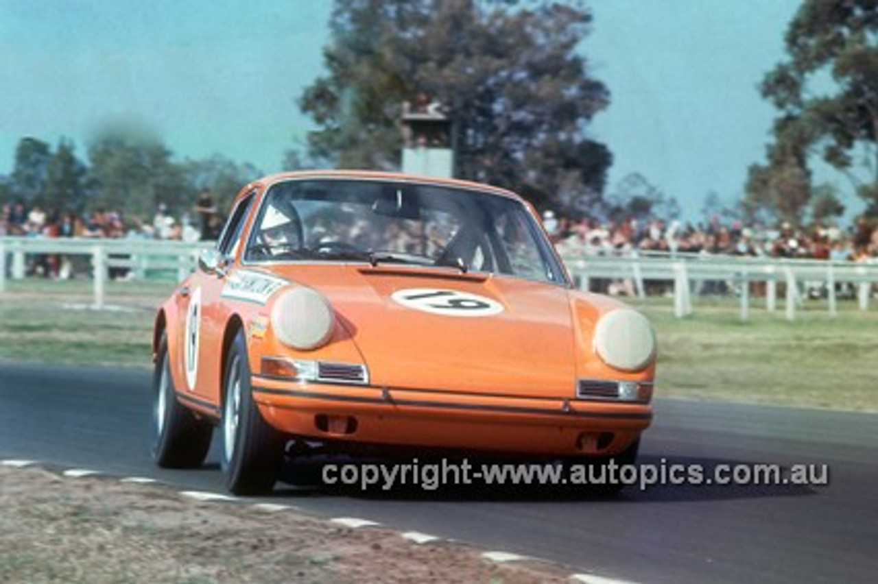 68237a - Allan Hamilton, Porsche - Warwick Farm 1968 - Photographer Jeff Nield