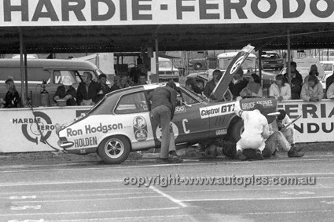 72779 - Bruce McPhee, Torana XU1 - Bathurst 1972- Photographer Lance J Ruting