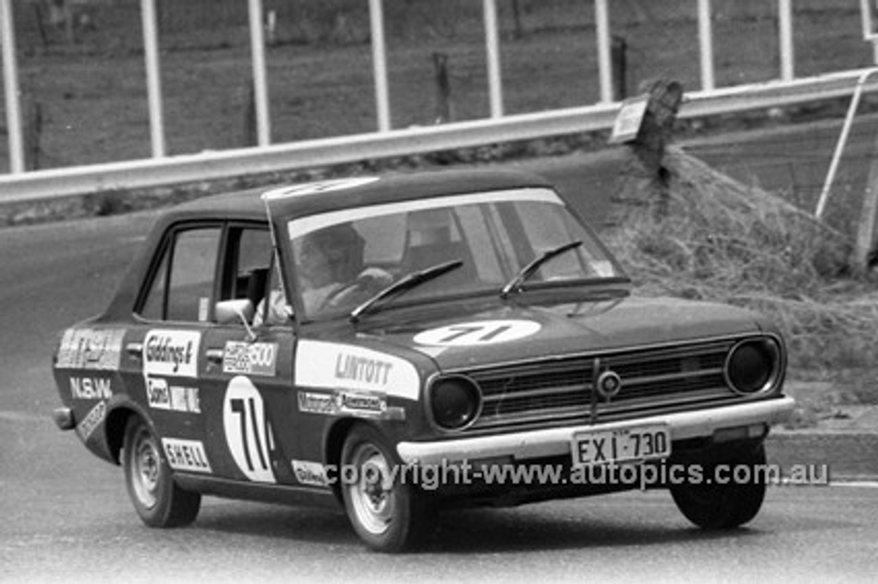 72826 - Ray Lintott, Datsun 1200 - Bathurst 1972- Photographer Lance J Ruting