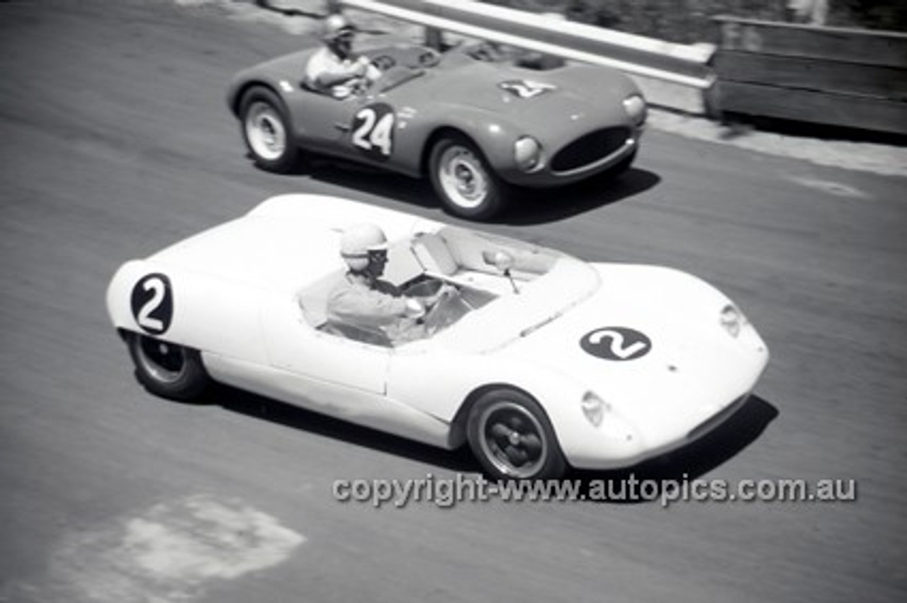 630025 - Frank Gardner, Lotus 23 - Catalina Park Katoomba  1963 - Photographer Bruce Wells.