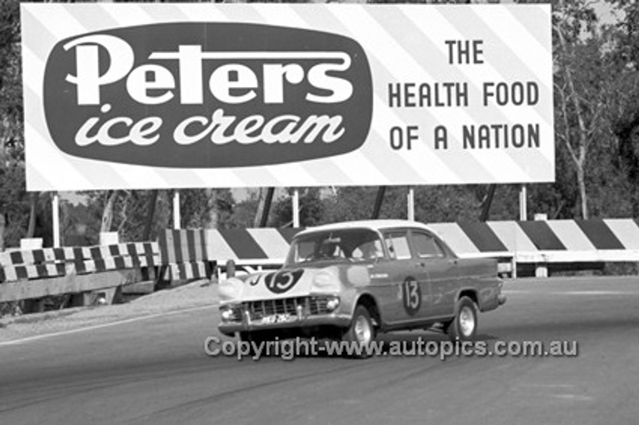 62118 - Bob Holden, Holden FB - Sandown 1962 - Photographer Peter D'Abbs