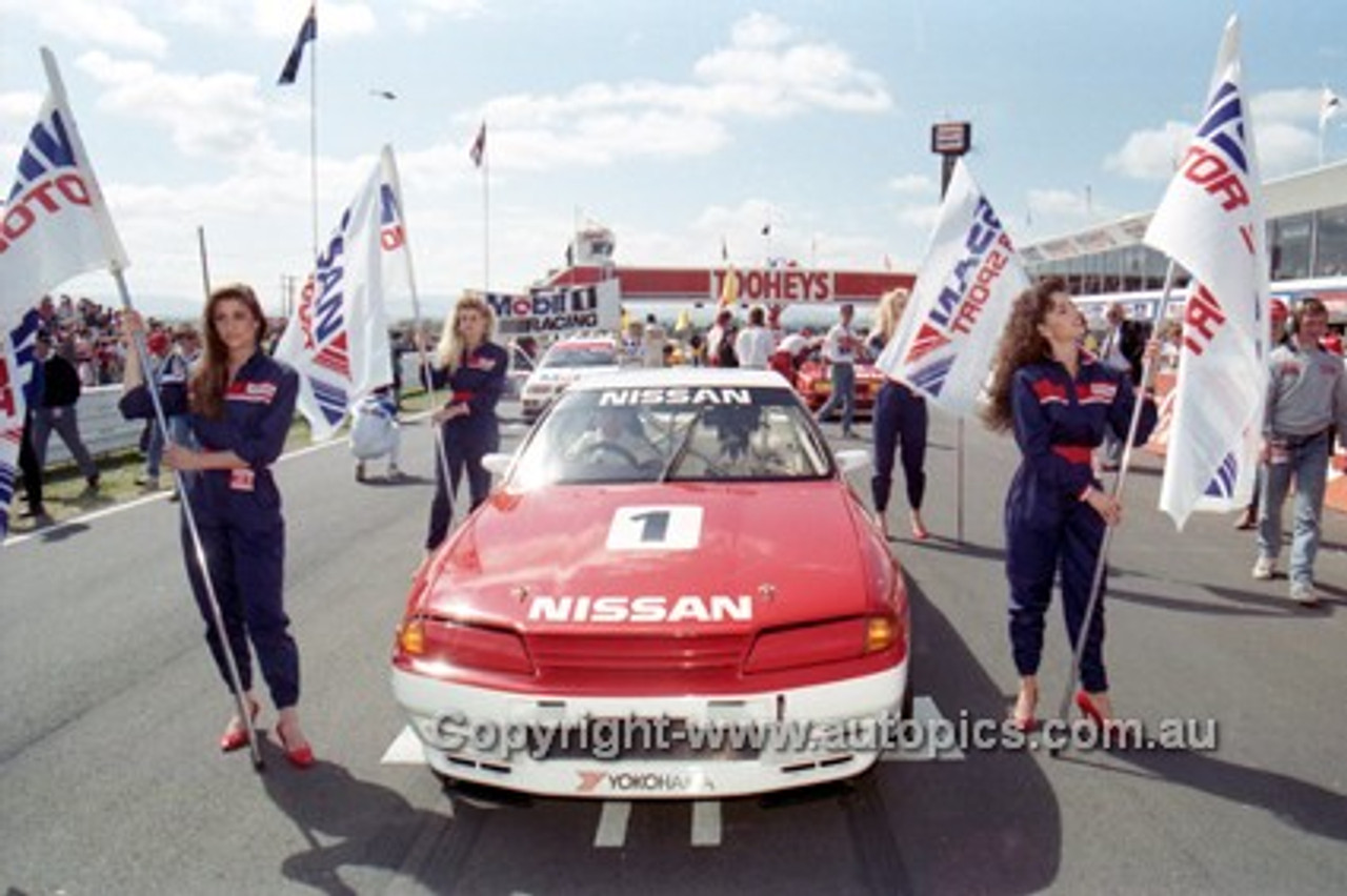 90760  -  J. Richards / M. Skaife  - Nissan Skyline GT-R - Bathurst 1990 - Photographer Ray Simpson