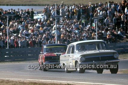 H. Taylor, Holden EH & P. Arnull, Nissan Skyline - Oran Park 1969 - Photographer Russell Thorncraft