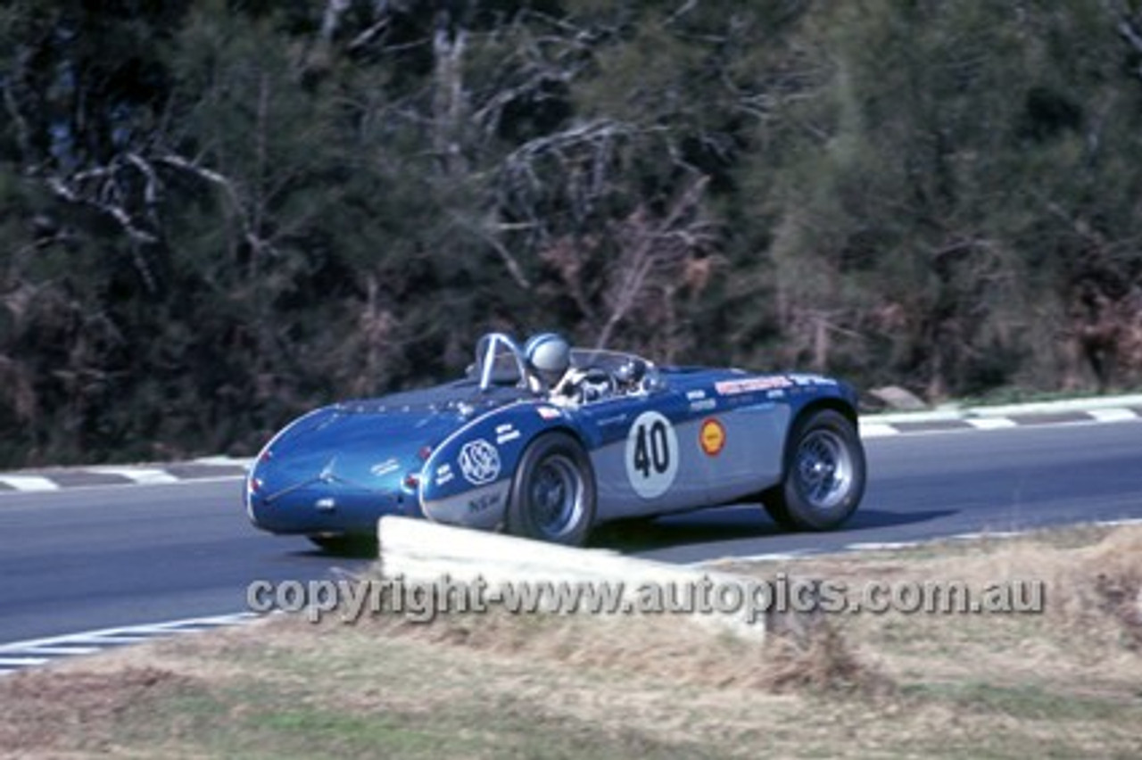 Ross Bond, Austin Healey 3000 - Warwick Farm 1970 - Photographer  Russell Thorncraft