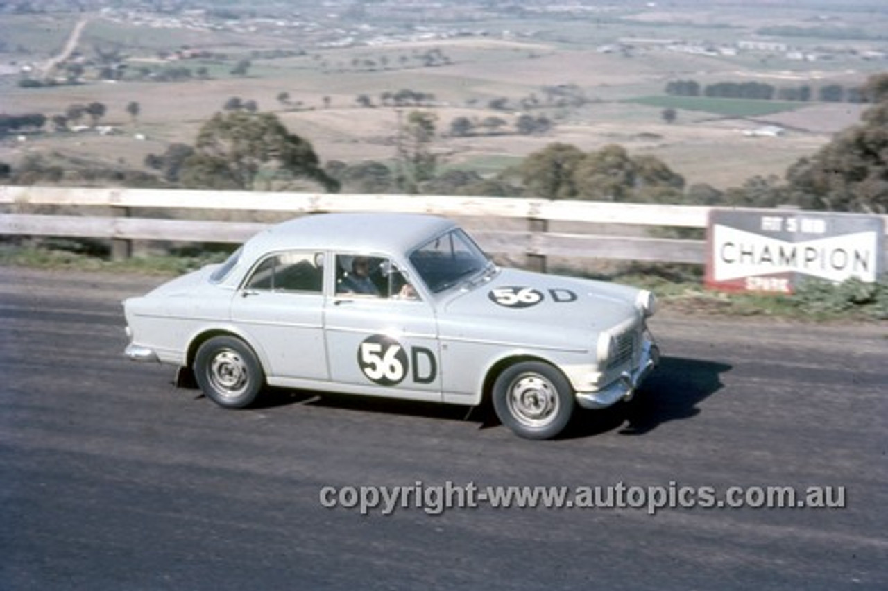 67759 - Gerry Lister & David Seldon Volvo 122S - Gallaher 500 Bathurst 1967 - Photographer Geoff Arthur