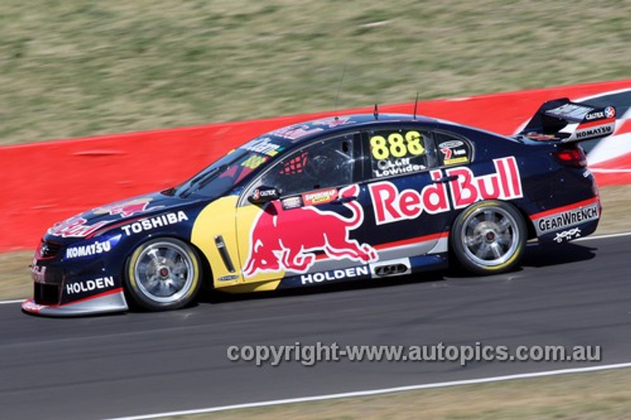 13706 - C. Lowndes / W. Luff  Holden Commodore VF - Bathurst 1000 - 2013  - Photographer Craig Clifford