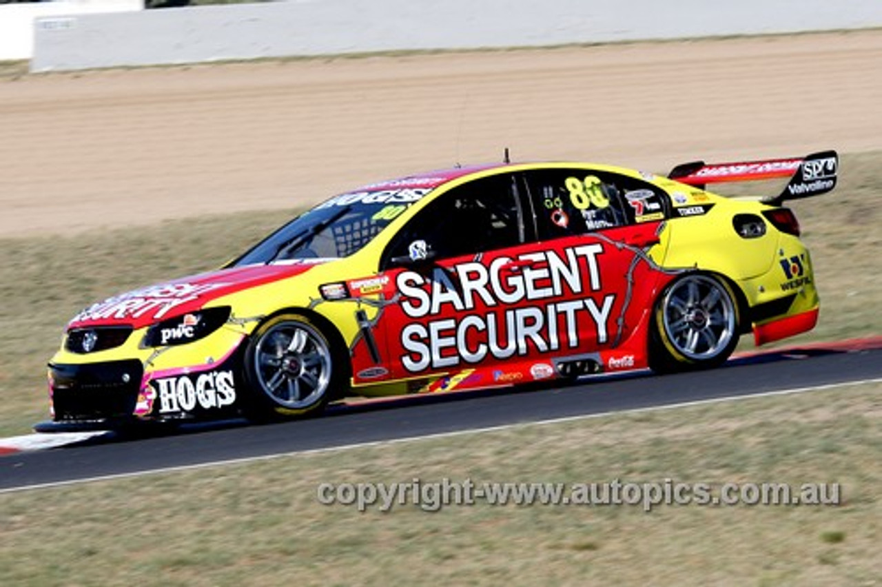 13711 - S. Pye / P. Morris  Holden Commodore VF - Bathurst 1000 - 2013  - Photographer Craig Clifford