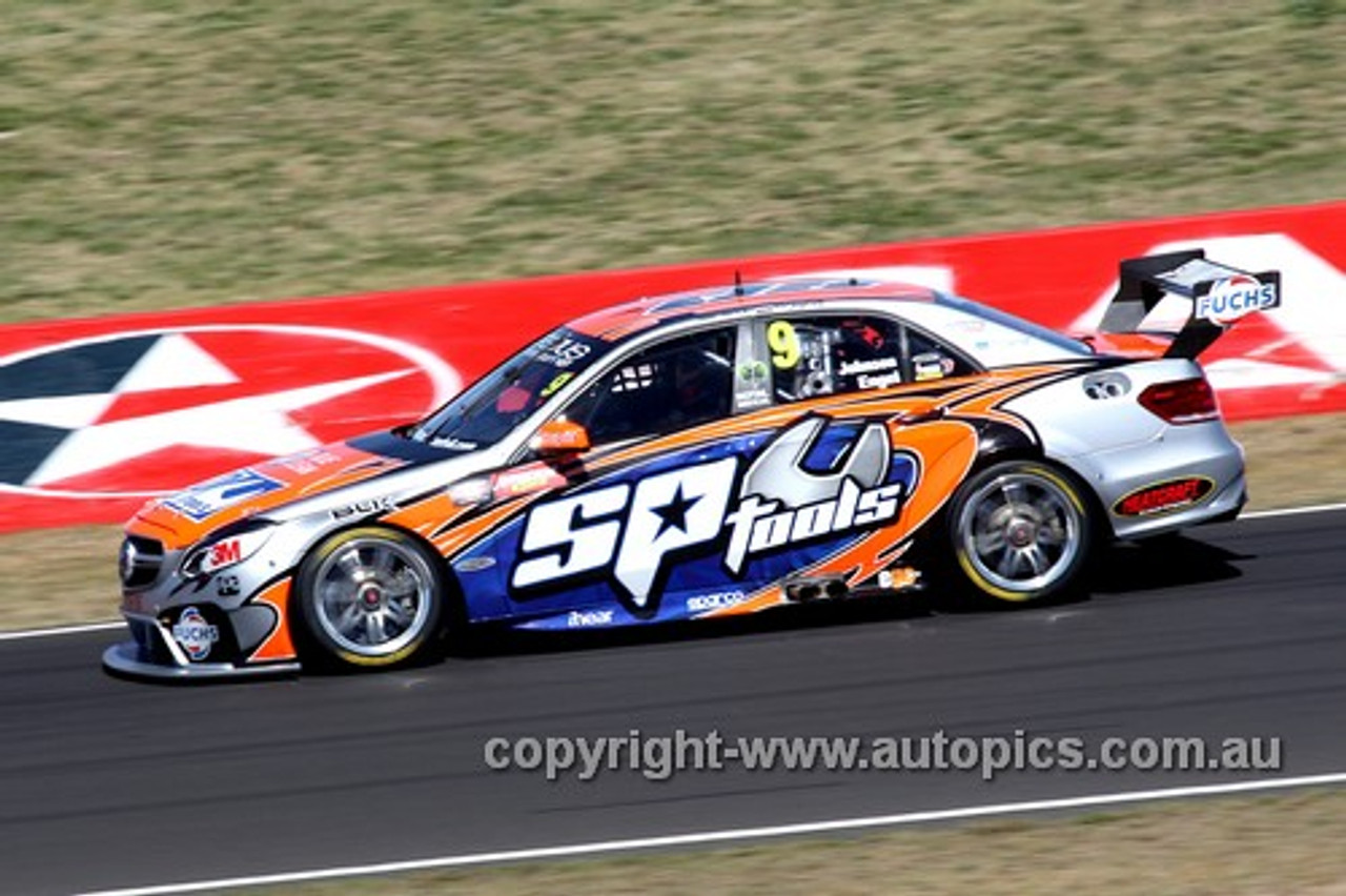 13740 - M. Engel / S. Johnson    Mercedes E63 AMG - Bathurst 1000 - 2013 - Photographer Craig Clifford