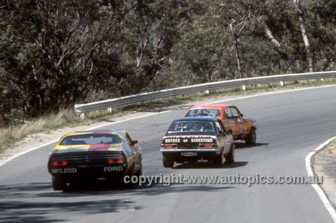 73815 - John Goss & Kevin Bartlett, Ford Falcon XA GT & Bob Forbes / Dick Johnson & John Stoopman / Denis Martin, Torana LJ XU1-  Hardie Ferodo 1000  Bathurst 1973