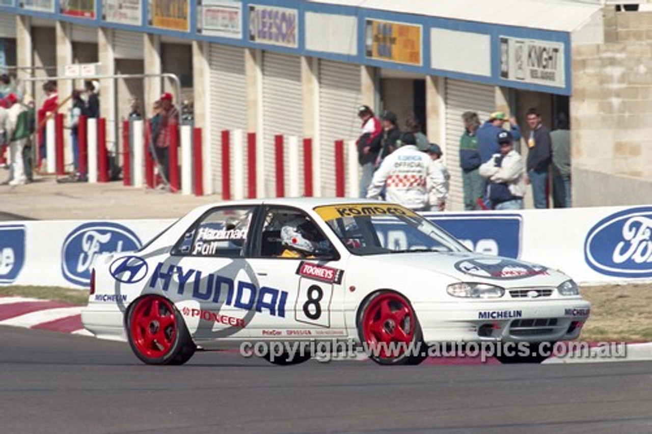 94842  - Steve Hardman / Geoff Full, Hyundai Lantra  - Tooheys 1000 Bathurst 1994 - Photographer Marshall Cass