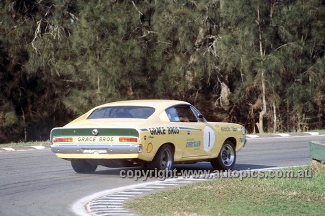 72306a - Ian (Pete) Geoghegan - Valiant Charger - Warwick Farm 1972