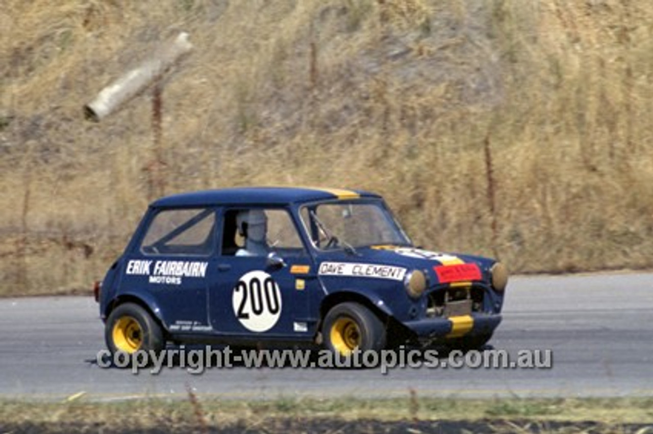 69177 - Dave Clement, Mini, Hume Weir 1969 - Photographer John Lindsay