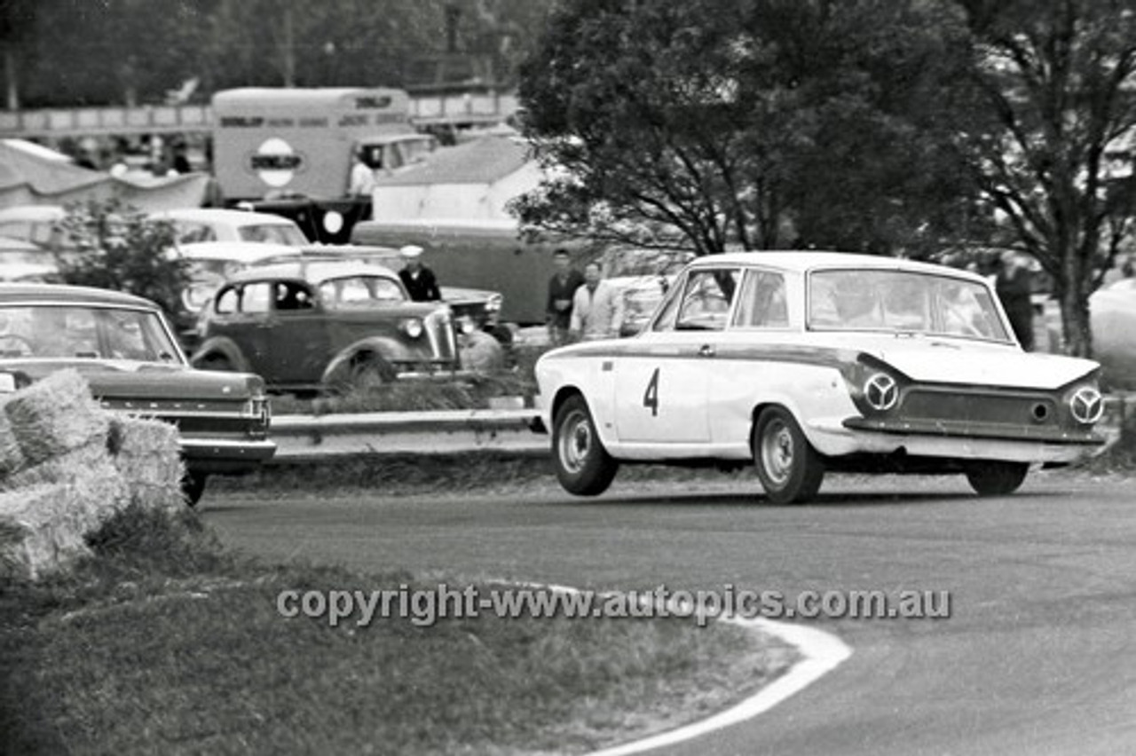 65083 - Allan Moffat Lotus Cortina - Warwick Farm 1965 - Photographer Lance Ruting