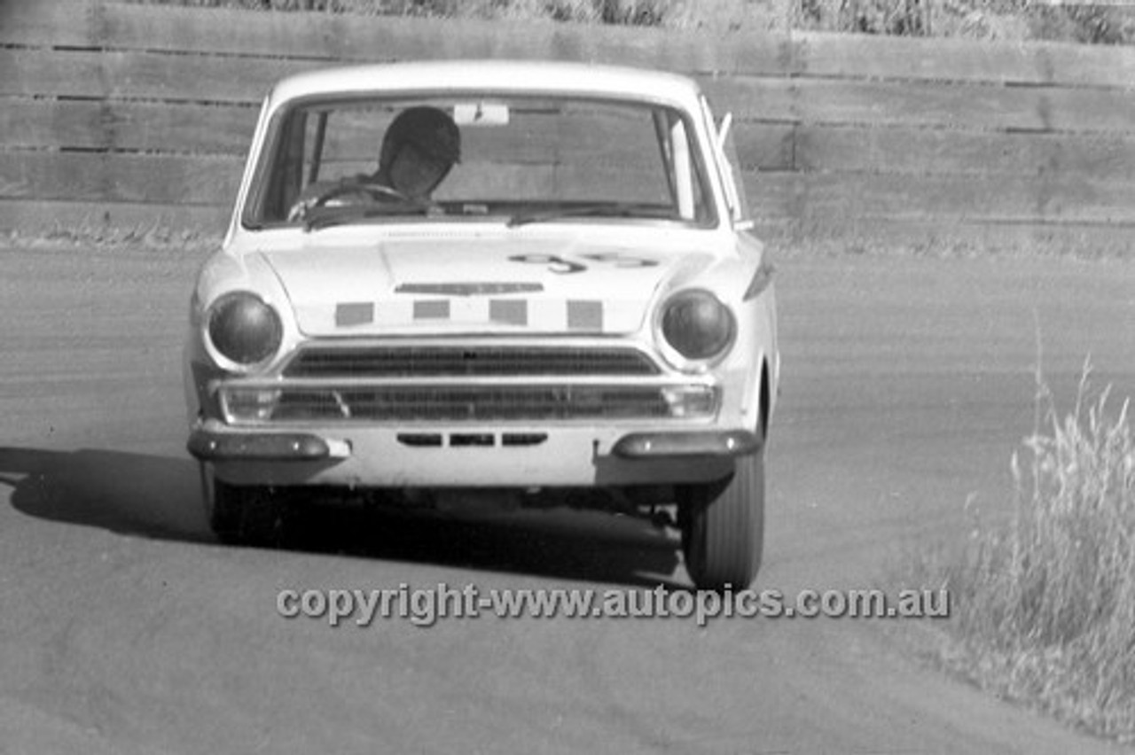 66095 - Allan Moffat Lotus Cortina - Catalina Park Katoomba 3rd November 1966 - Photographer Lance J Ruting