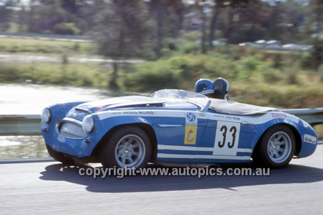 71497 - Ross Bond, Austin Healey - Warwick Farm 1971