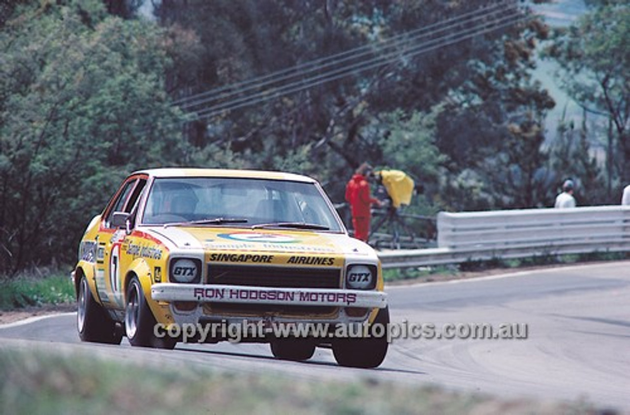 76828  - Bob Morris & John Fitzpatrick, Torana L34 - Winner of the Hardie Ferodo 1000 - Bathurst 1976