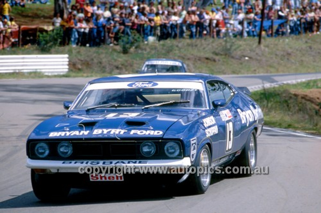 77852 - Dick Johnson & Vern Schuppan, Ford Falcon XB GT - Hardie Ferodo 1000, Bathurst 1977