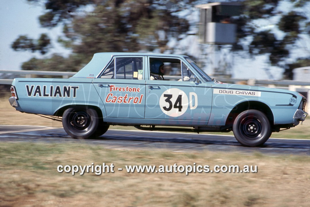 710010 - Doug Chivas, Warwick Farm, 1971, Valiant Pacer 