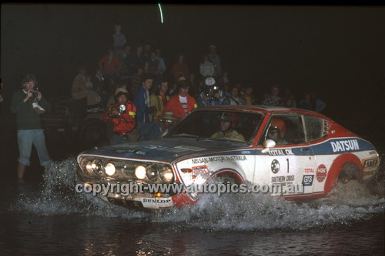 77933 - Timo Makinen & Henry Liddon, Datsun 710 - 1977 Southern Cross Rally - Photographer Lance J Ruting