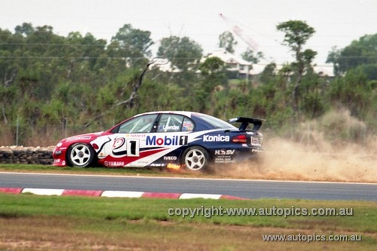 99354 - Craig Lowndes, Holden Commodore VT - Hidden Valley Raceway, Darwin 1999 - Photographer Marshall Cass