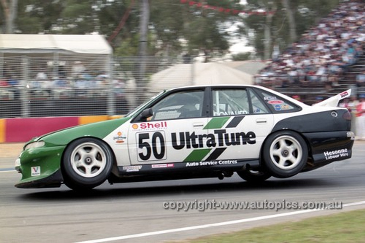 99346 - Michael Donaher, Holden Commodore VS - Adelaide 500 1999 - Photographer Marshall Cass