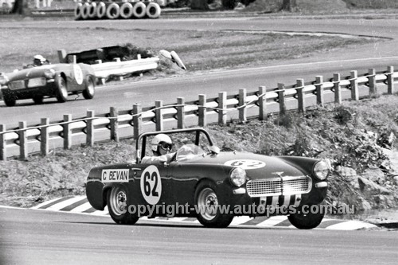 68609 - G. Bevan Austin Healey Sprite -  Warwick Farm 1968 - Photographer Lance J Ruting