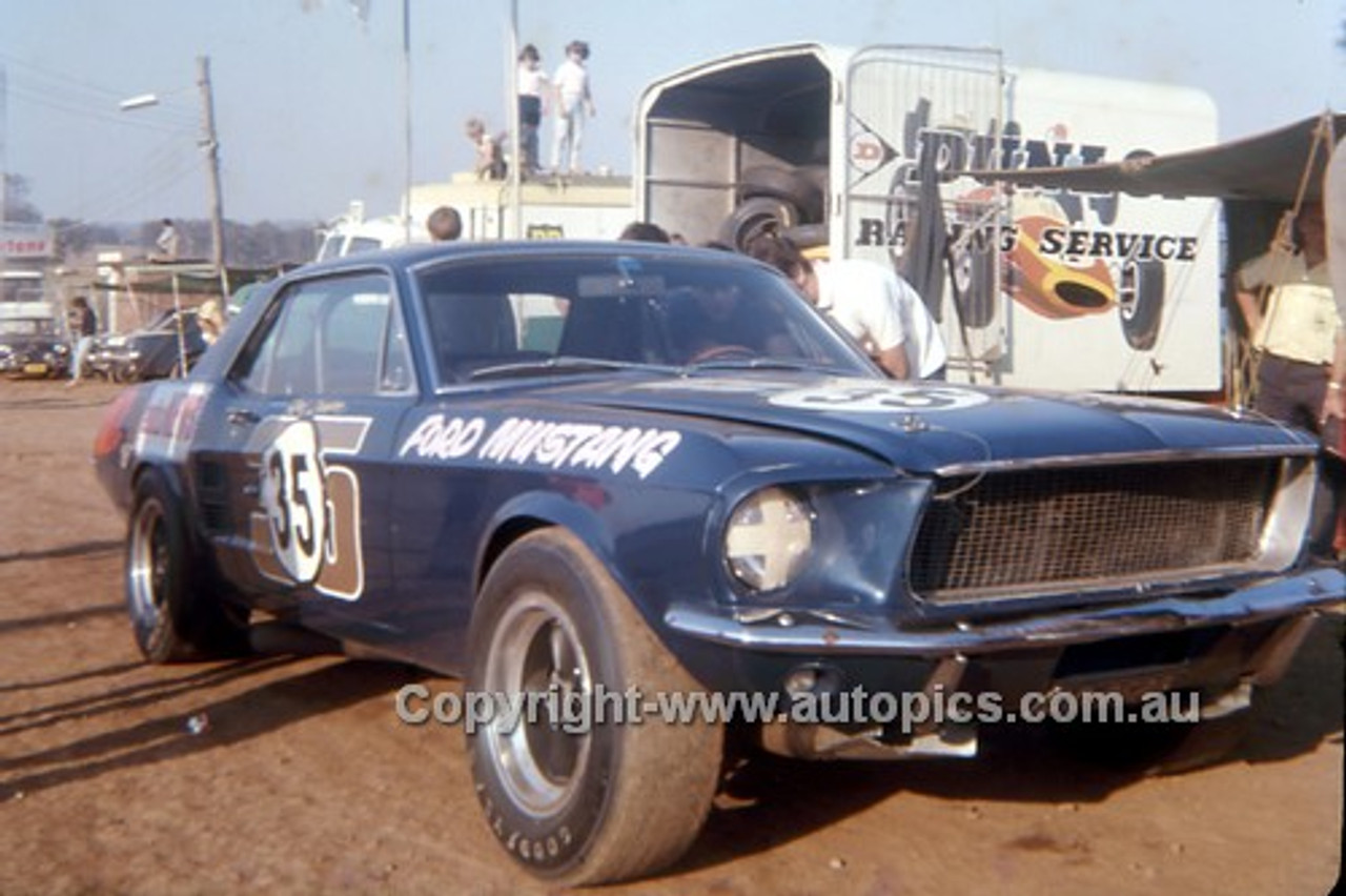 68252 - Red Dawson, Ford Mustang - Oran Park 1968 - Photographer David Blanch