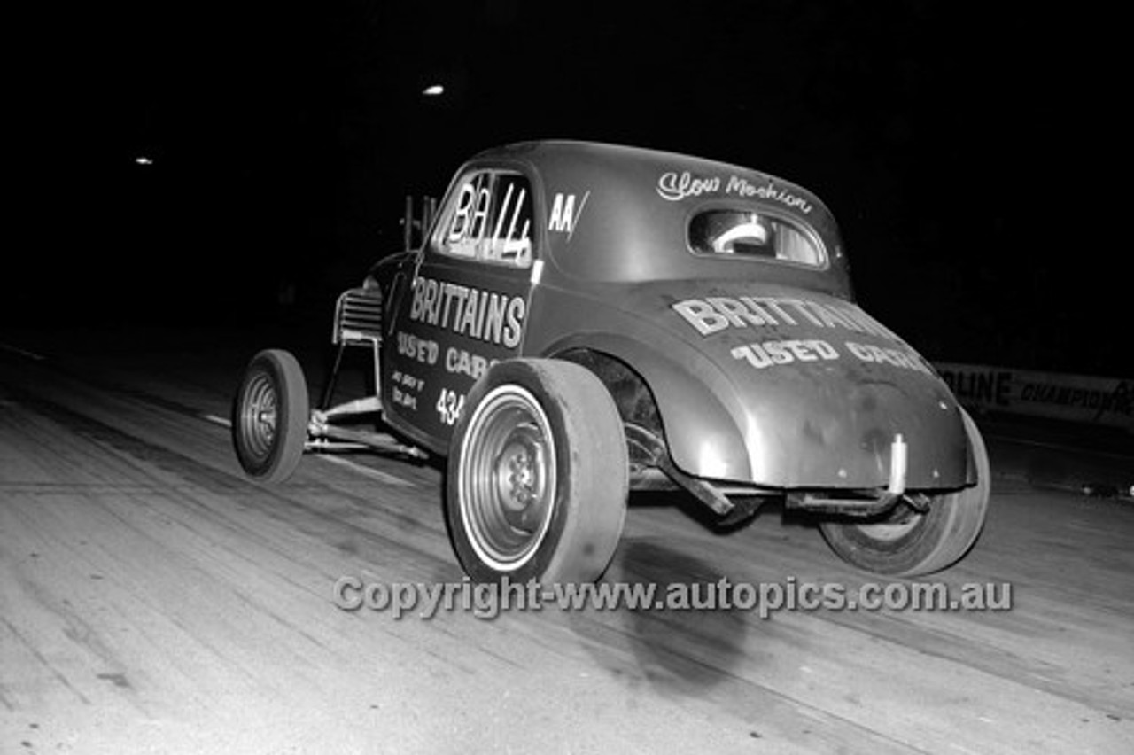 67956 - Surfers Paradise Drags 26th August 1967 - Photographer Lance J Ruting