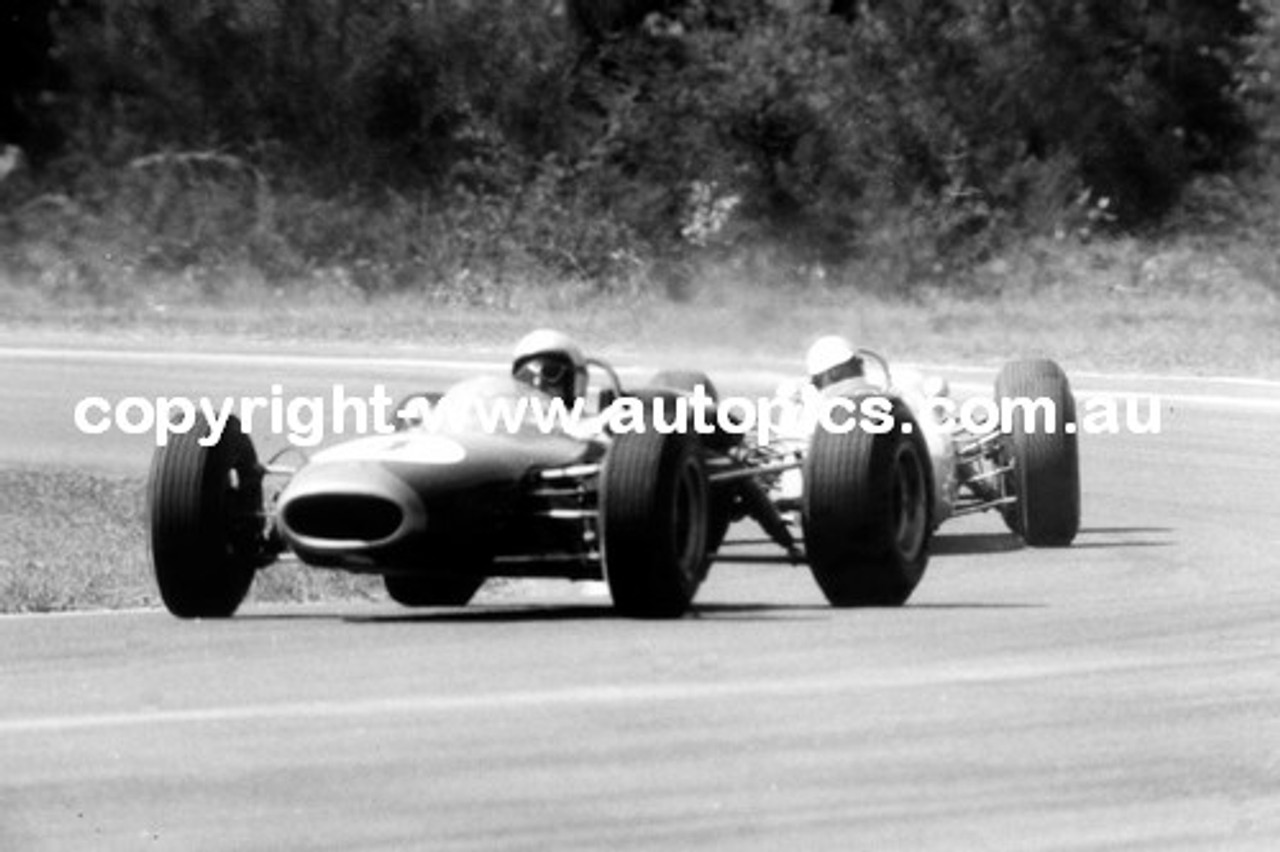 Jack  Brabham / Bruce  McLaren  -   1965 Tasman Series - Warwick Farm