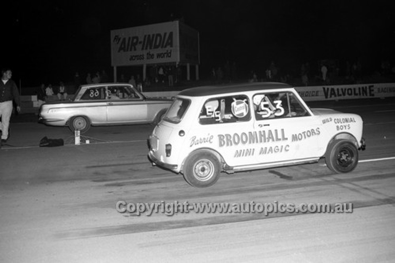 67926 - Surfers Paradise Drags 26th August 1967 - Photographer Lance J Ruting