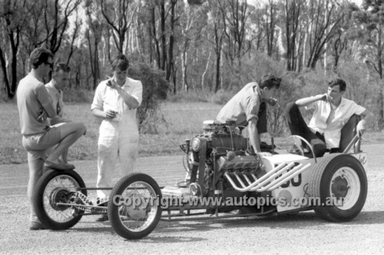 64984 - Ian Bell, Chrysler Dragster - Castlereagh Drags 29th November 1964 - Photographer Lance J Ruting